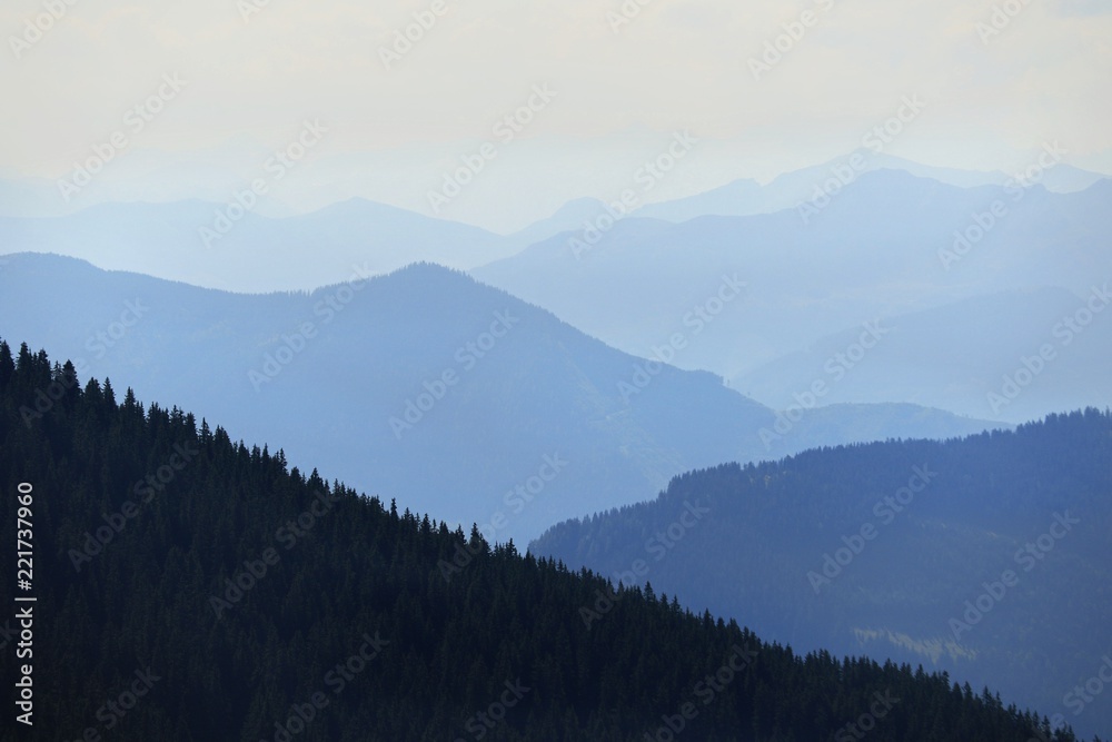 Obraz premium mountains in fog