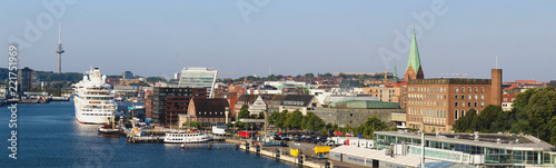 Kiel Innenstadt und Hafen Panorama photo