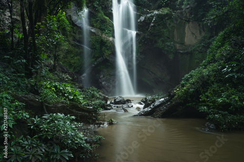 Fototapeta Naklejka Na Ścianę i Meble -  Waterfall Waterfall in nature travel mok fah waterfall