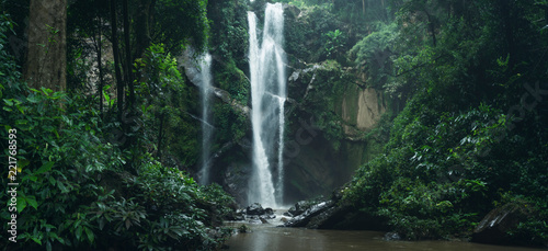 Obraz na plátně Waterfall Waterfall in nature travel mok fah waterfall