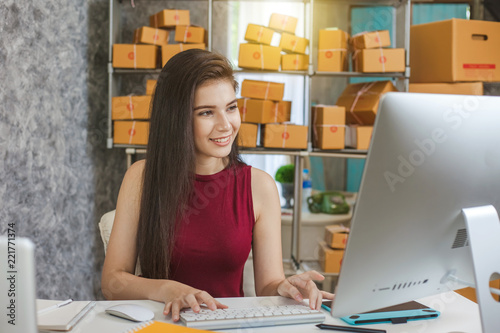 Business woman entrepreneurial success . Sales Online Parcel delivery