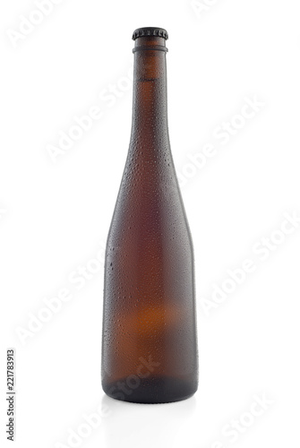 Brown beer bottle with drops isolated on white background (ID: 221783913)