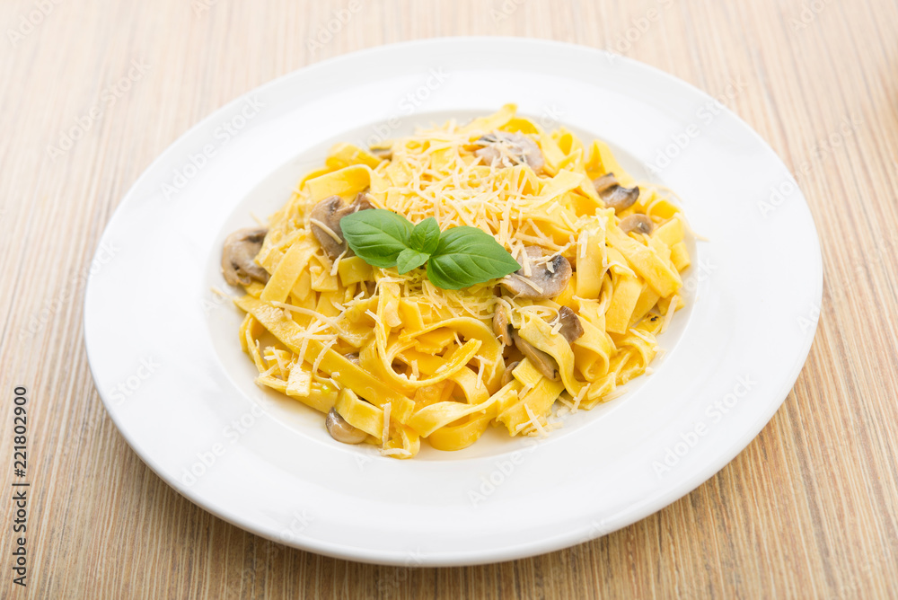 italian mushroom pasta with cheese