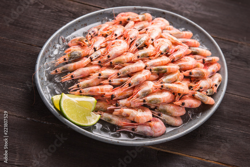 Tasty shrimp with lime