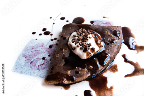 The excellente cocoa pancake with dark chocolate photo