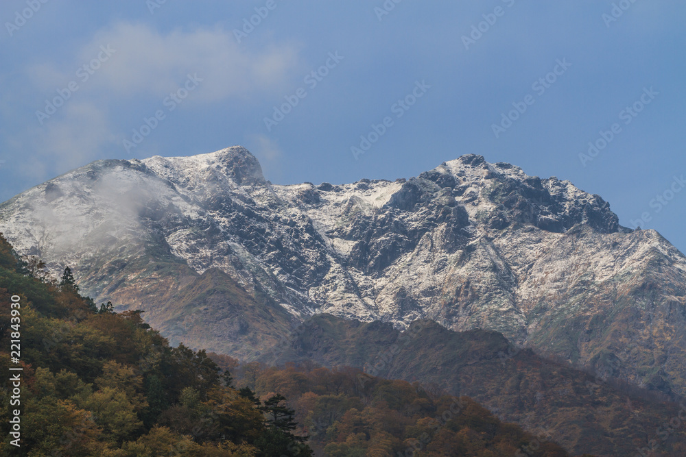 Naklejka premium 秋の谷川岳の風景