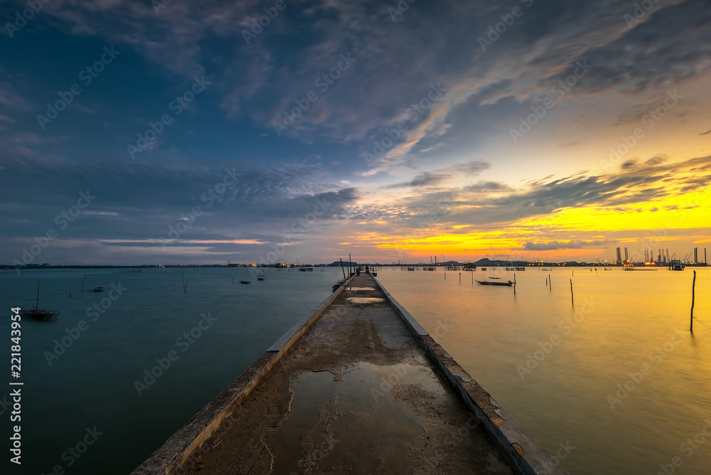 Obraz premium Amazing Sunset at Batam Island Wonderfull Indonesia