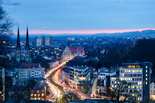 Bielefeld in der blauen Stunde, Aussicht vom Johannisberg