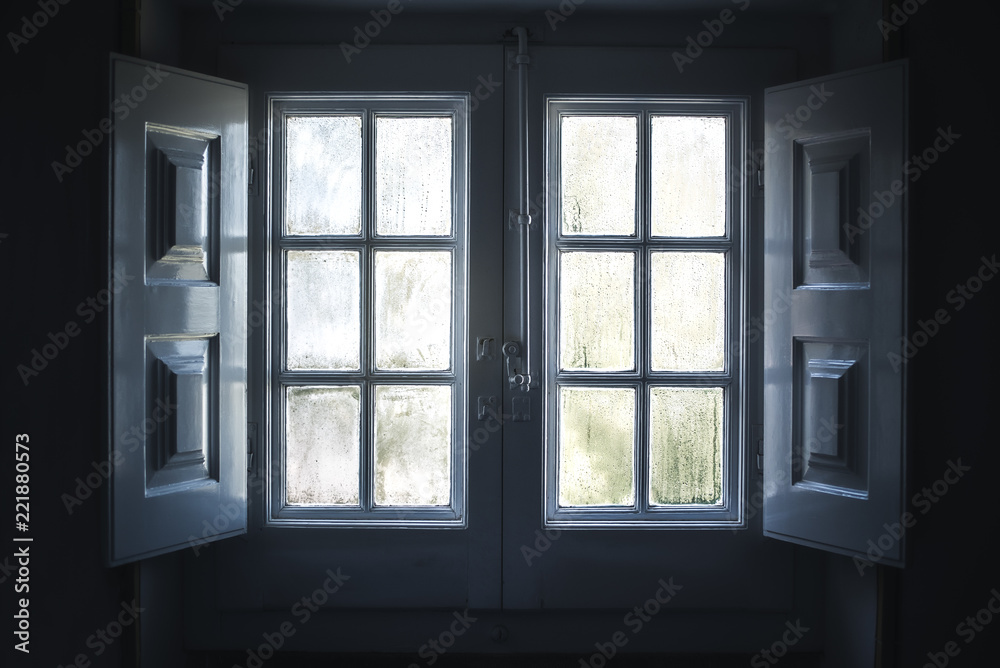 Fototapeta premium Cute vintage wood windows