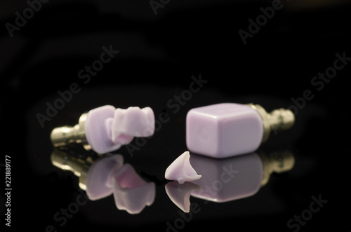 Tooth, molar and block of lithium Disilicate glass-ceramic for the CAD CAM technology