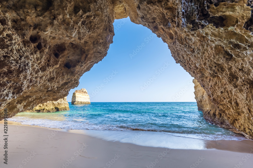 Traumhaft schöne Badebucht an der Algarve