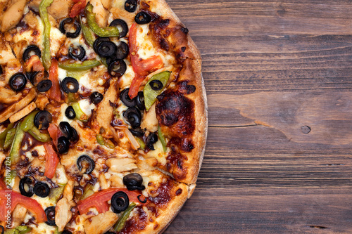 pizza with chicken and olives