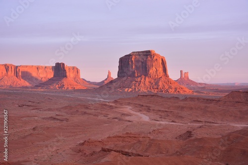 Travel to Monument Valley