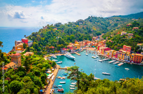 Photo Beautiful bay with colorful houses in Portofino,  Liguria, Italy