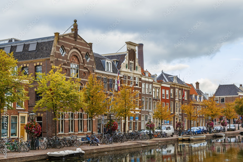 Oude vest channel, Leiden, Netherlands