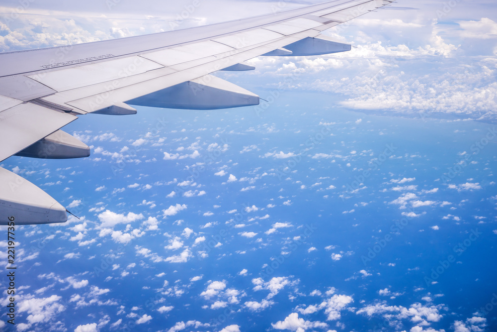 Obraz premium Sky and cloud as seen through window of an aircraft