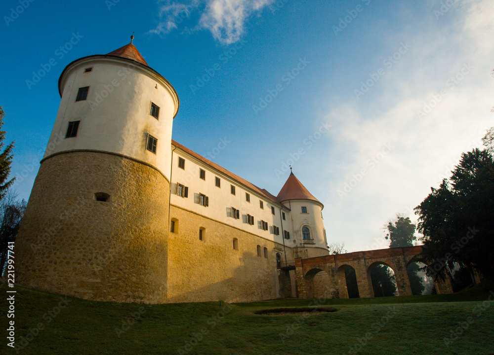 Mokrice castle