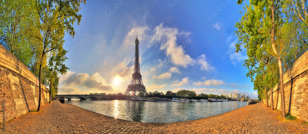 Fototapeta premium Beautiful 180 degree HDR panorama at sunrise in spring of the Eiffel tower at the river Seine in Paris, France