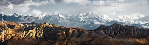 Panel kuchenny z motywem Panoramic view of snow mountains range landscape