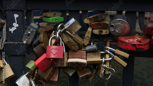 Lucchetti dell'amore per san Valentino photo