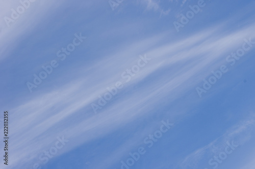 Blue sky white cloud stripes diagonale