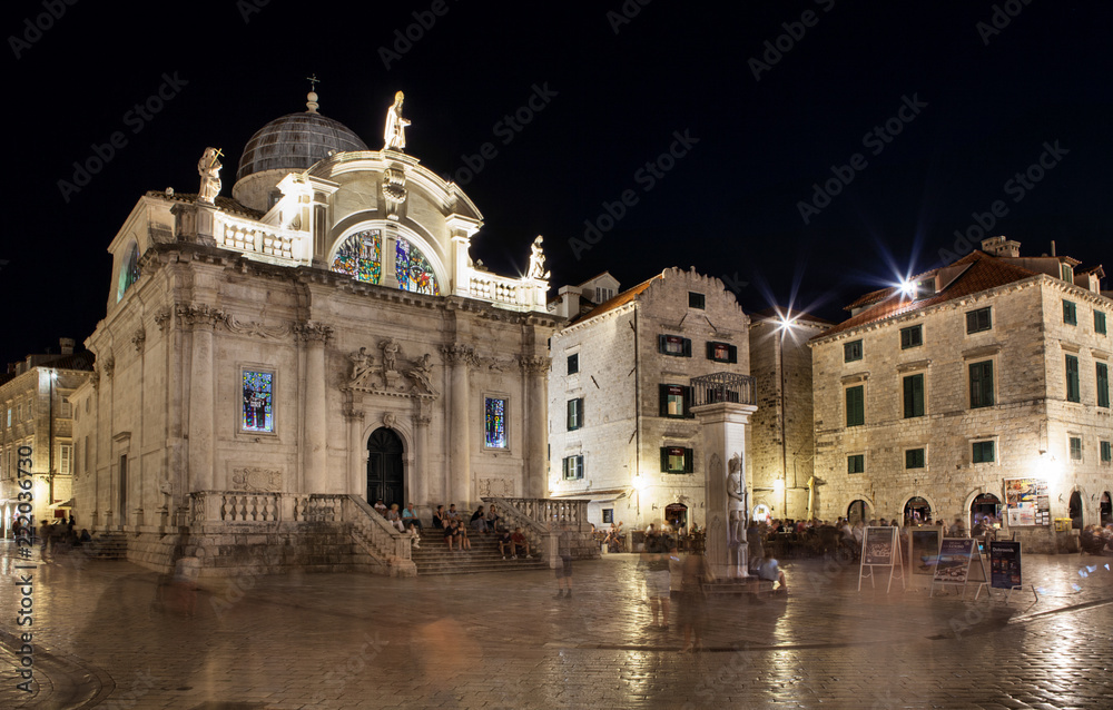 Fototapeta premium Dubrownik at night in Croatia, Europe