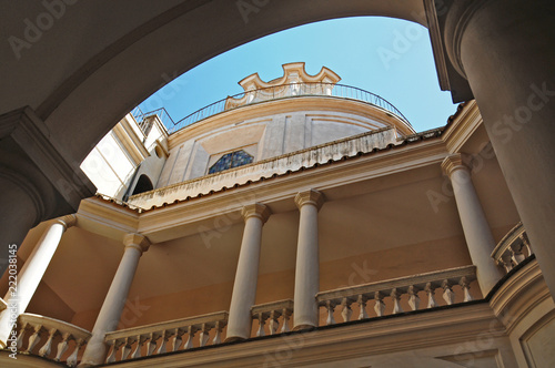 Roma, chiostro della chiesa di San Carlino alle 4 fontane photo