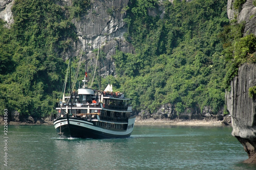 Luxurius cruise ship, Ha Long bay, Vietnam Luxurius cruise ship, Ha Long bay, Vietnam