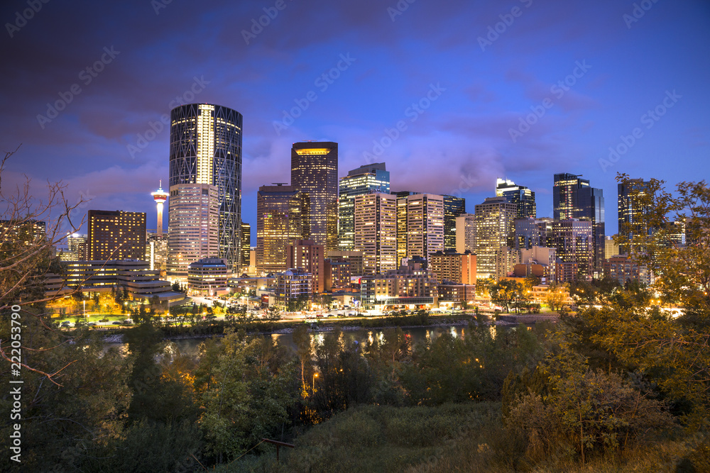 Obraz premium Downtown Calgary Alberta Canada skyline at night