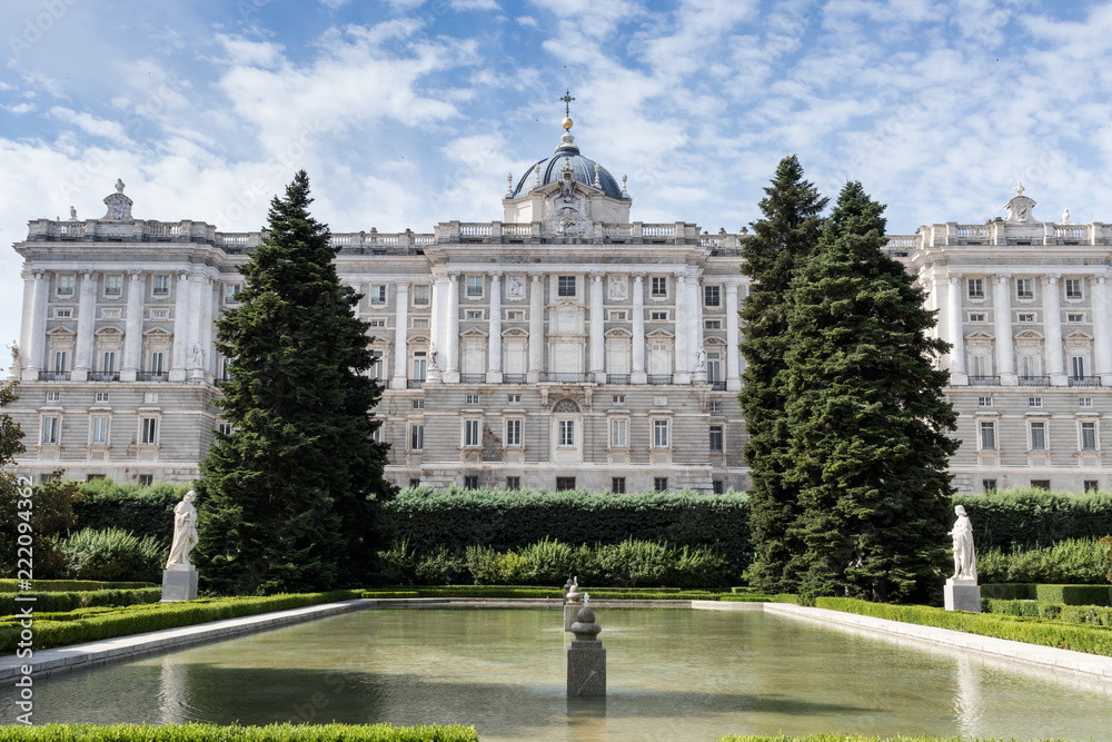 Palazzo Reale  Madrid vista dai giardini
