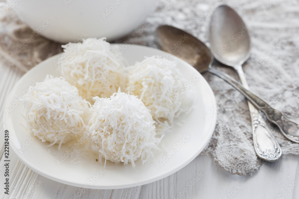 Homemade coconut candies Homemade coconut candies