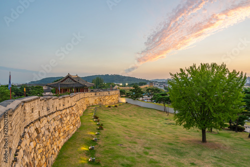 Vászonkép Dongjangdae suwon hwaseong fortress