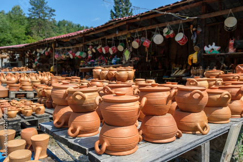 Clay pots © Luka