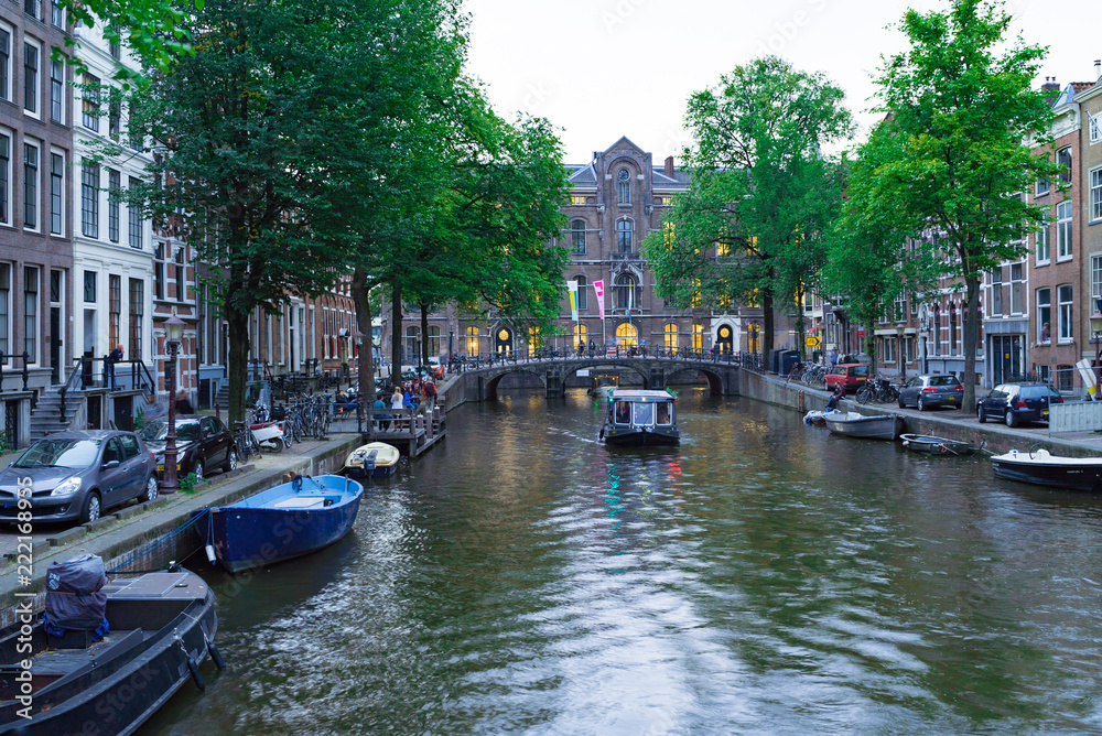 アムステルダムの川の風景