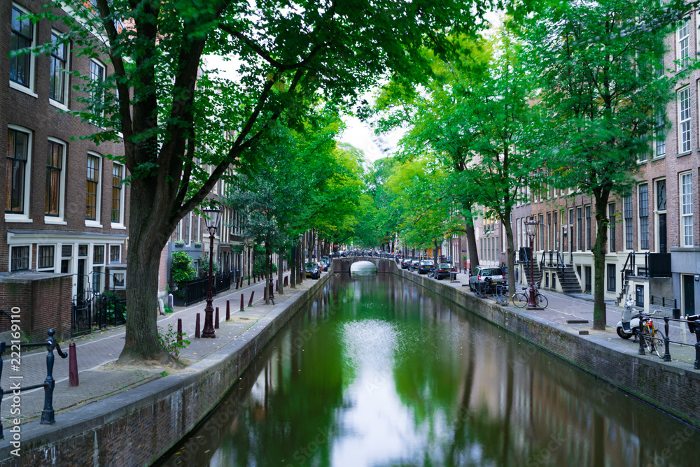 アムステルダムの川の風景
