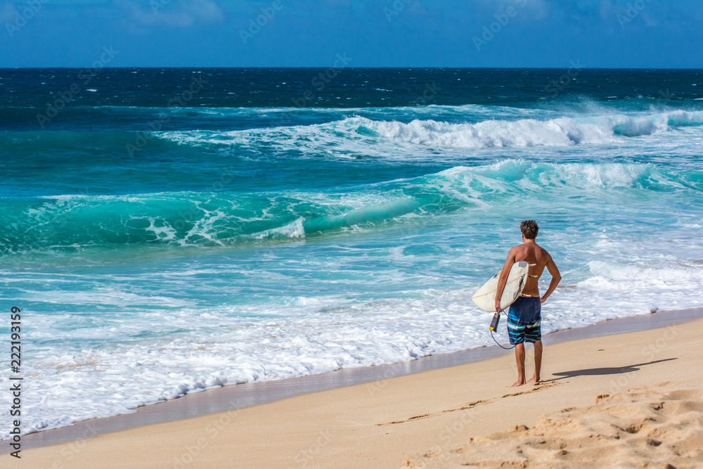 surfer looking at the ozean