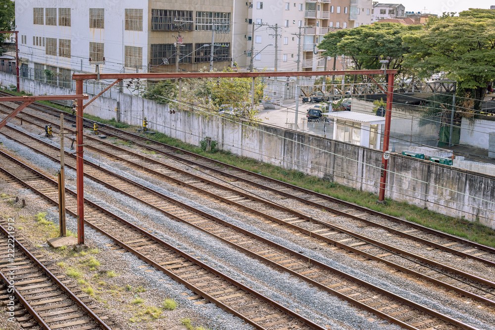 Fototapeta premium São Paulo subway rails. This image shows the rotine of the brazilians that lives in São Paulo