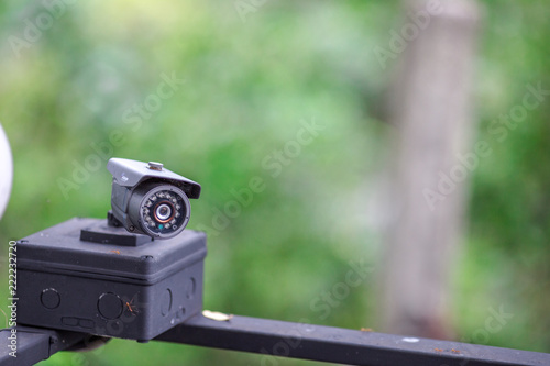 The background of CCTV, which facilitates and serves as evidence of the perpetrator.