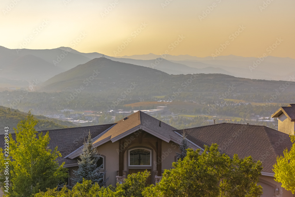 Beatiful homes with the valley in the background Beatiful homes with the valley in the background