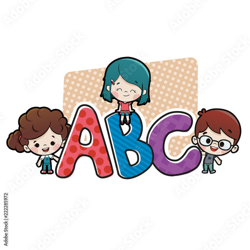 Niños con letras ABC