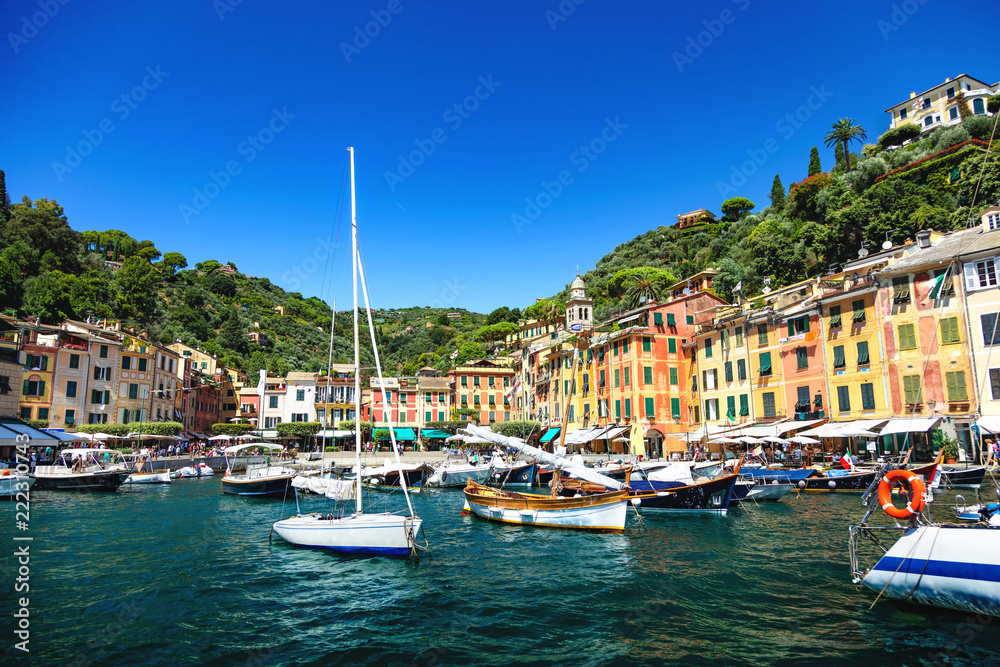 Portofino, Ligurie, Italie - vue sur le port du village