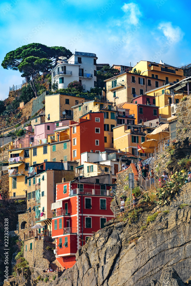 Riomaggiore, Cinque Terre, Ligurie, Italie - vue sur les maisons colorées