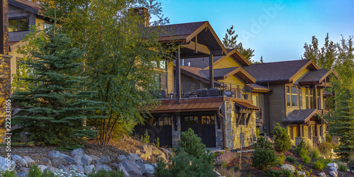 Fototapeta Naklejka Na Ścianę i Meble -  Luxury homes side by side in Park CIty pano