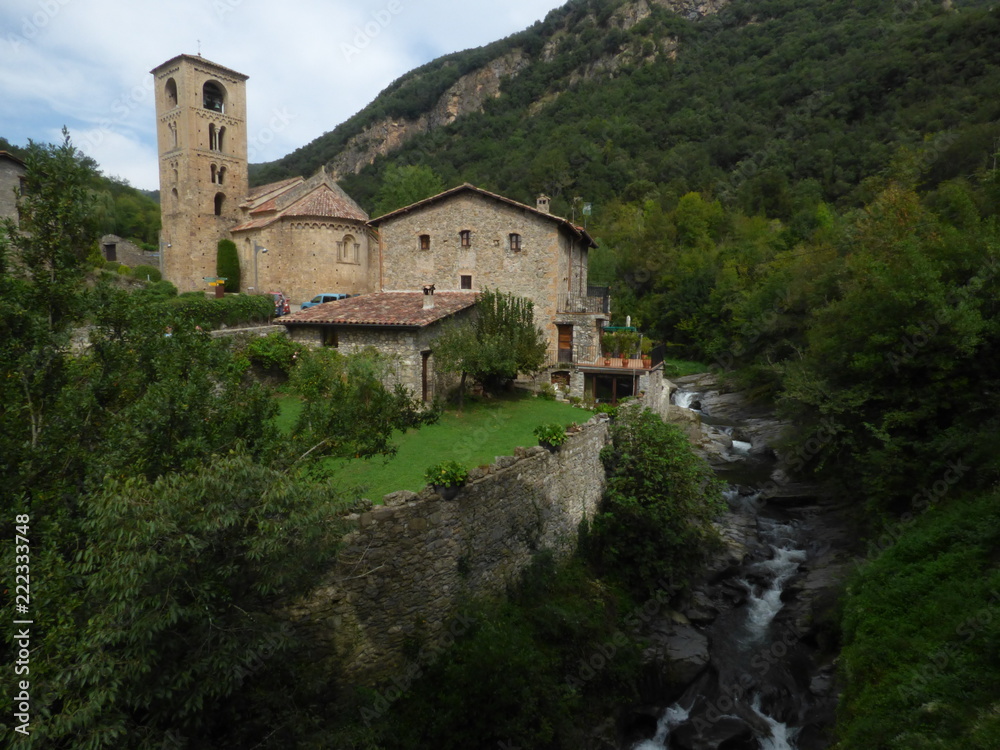 iglesia de Beget. Pueblo bonito de Girona, Cataluña, España