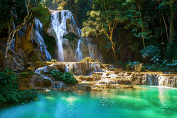 Wandcirkels Watervallen Kuang Si waterval in Laos  © NEWTRAVELDREAMS
