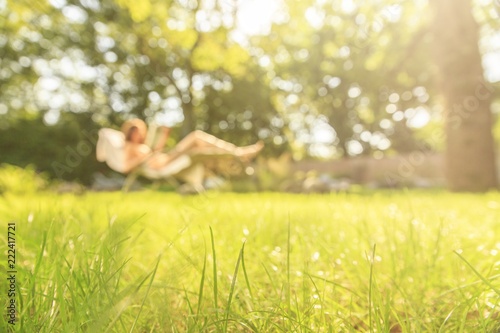 Fotografie Frau im Saunagarten