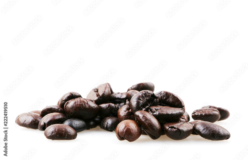 Fototapeta premium Coffee beans isolated.