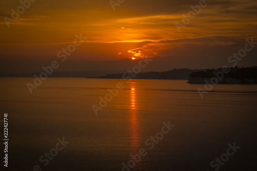 Foto beatiful sunset on the ocean and sunrise seascape
