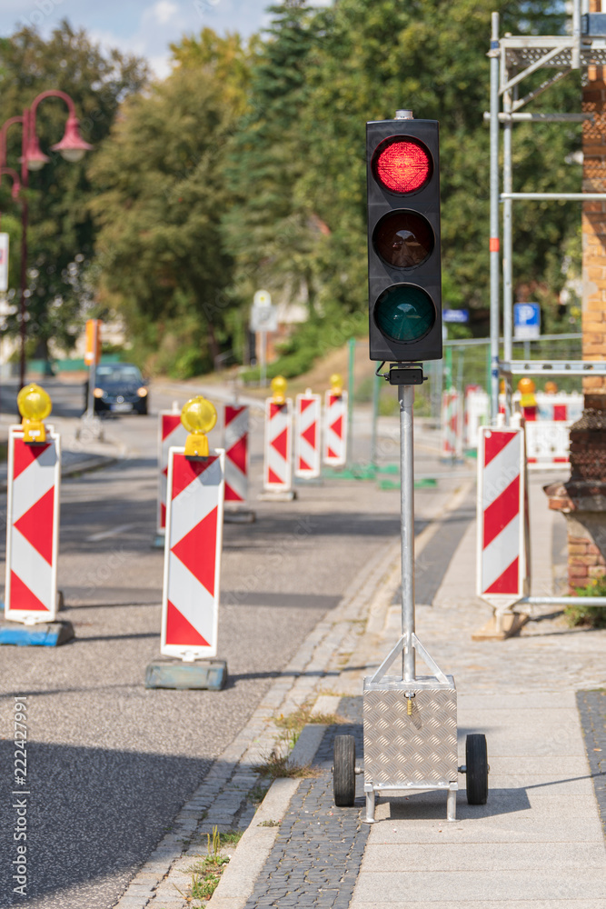 Baustellenampel zeigt Rot