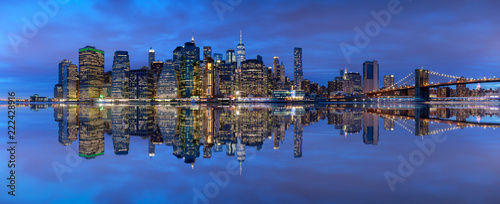 Manhattan Skyline, New York City © yooranpark
